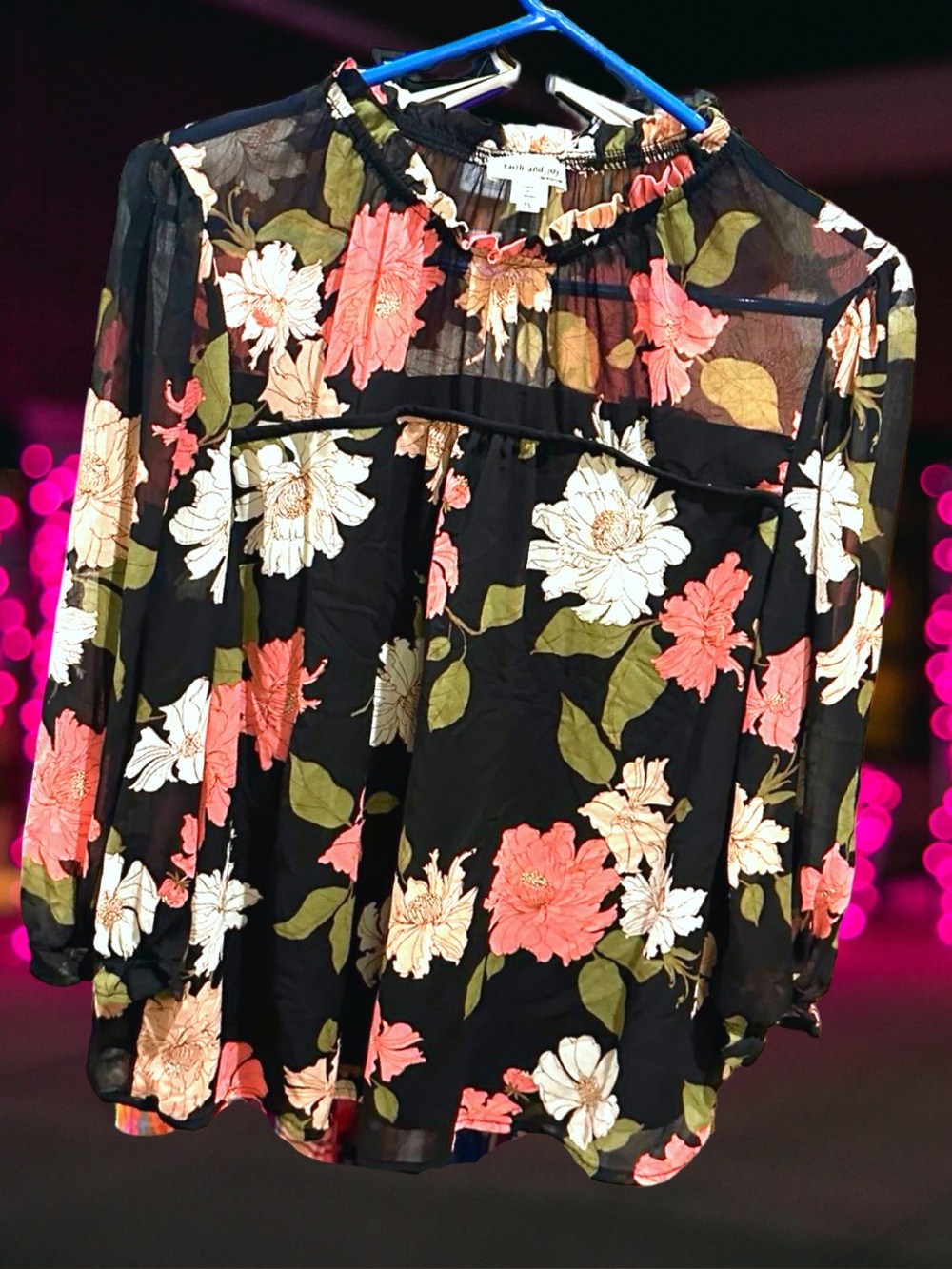 Faith and Joy Women’s plus-size Black & Pink Floral Turtleneck Blouse💜💜3X